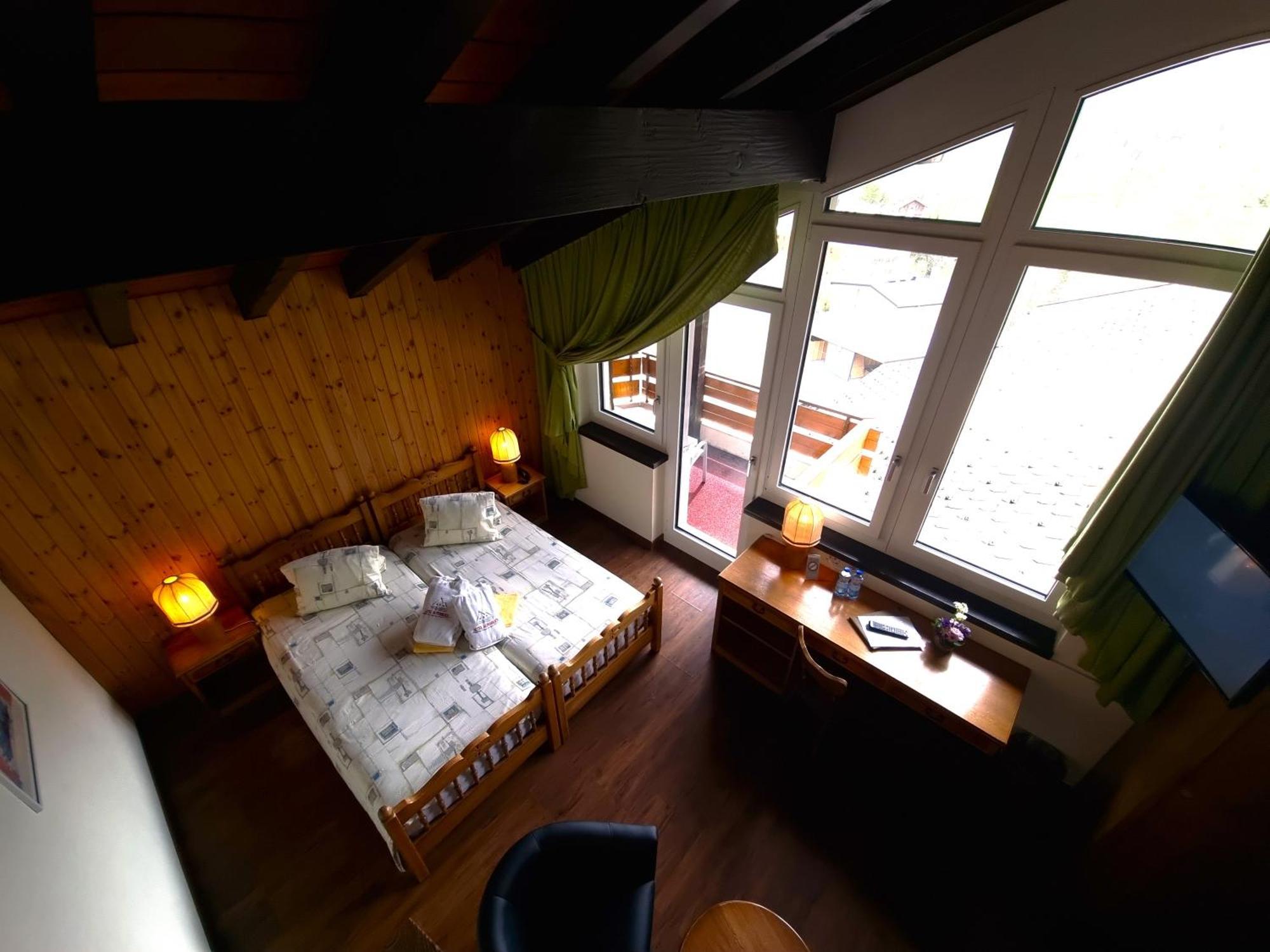 洛伊克巴德阿尔卑斯美景温泉酒店 客房 照片